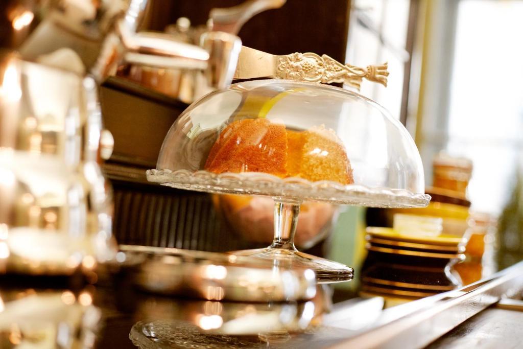 Saint Shermin & Champagne 4* Vienna
