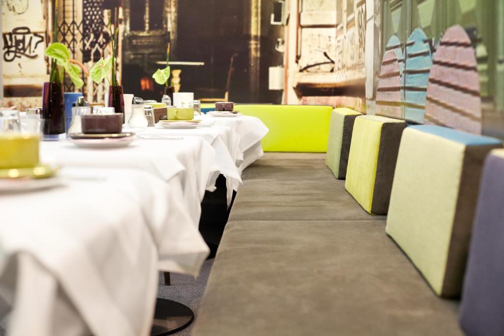 Saint Shermin & Champagne Hotel
